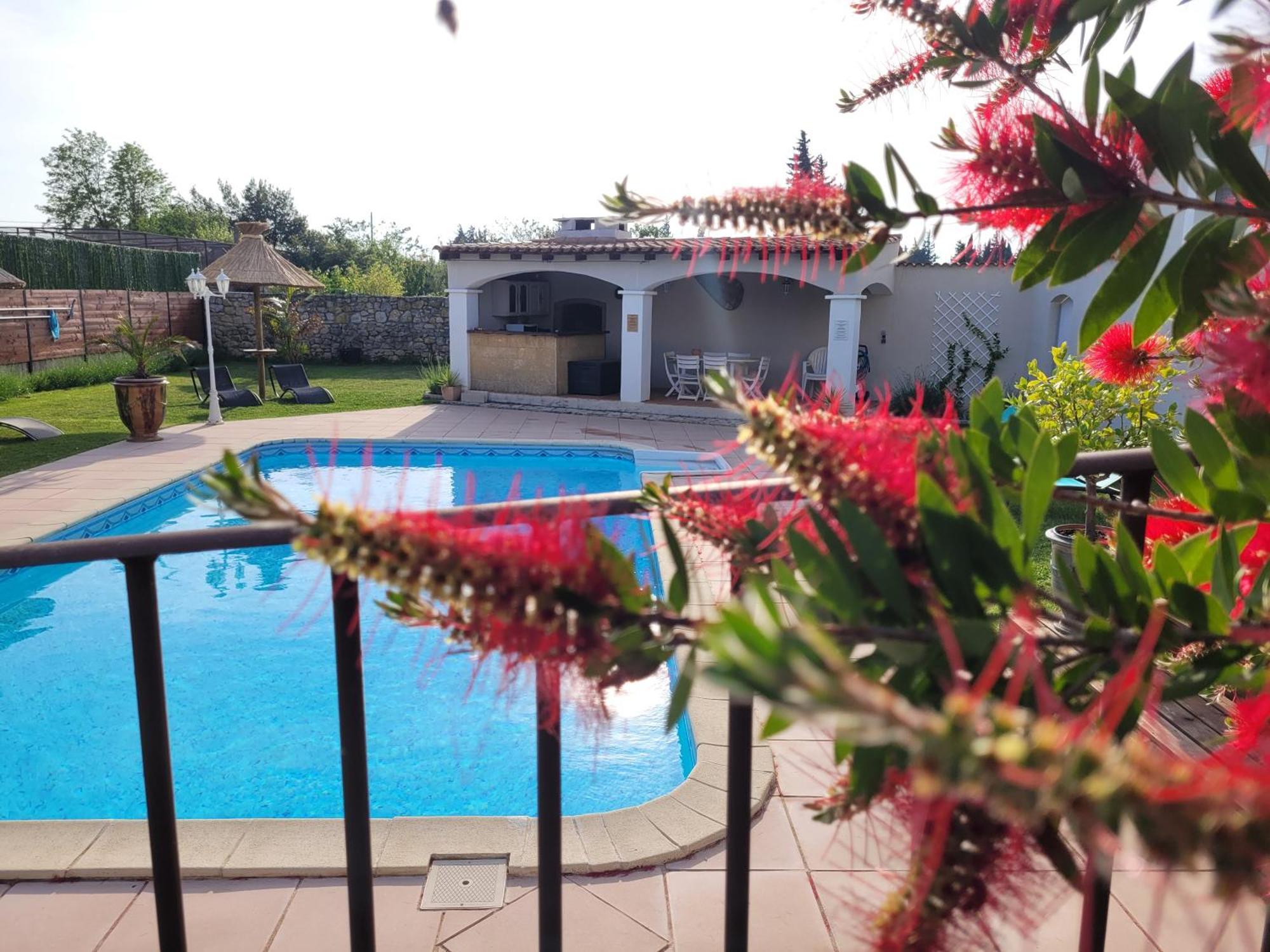 Le Gite De Lolivier En Provence Aramon Esterno foto