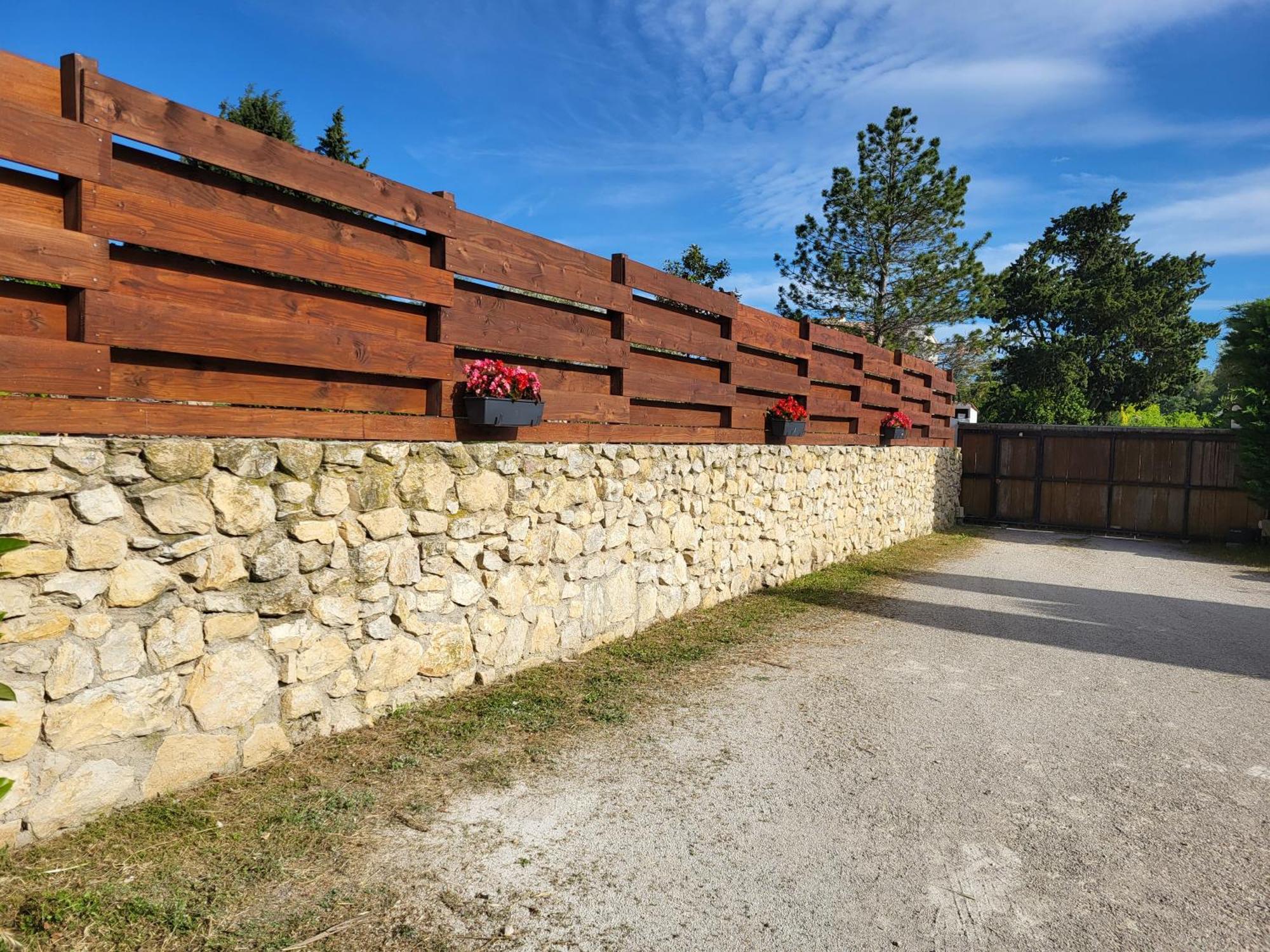 Le Gite De Lolivier En Provence Aramon Esterno foto