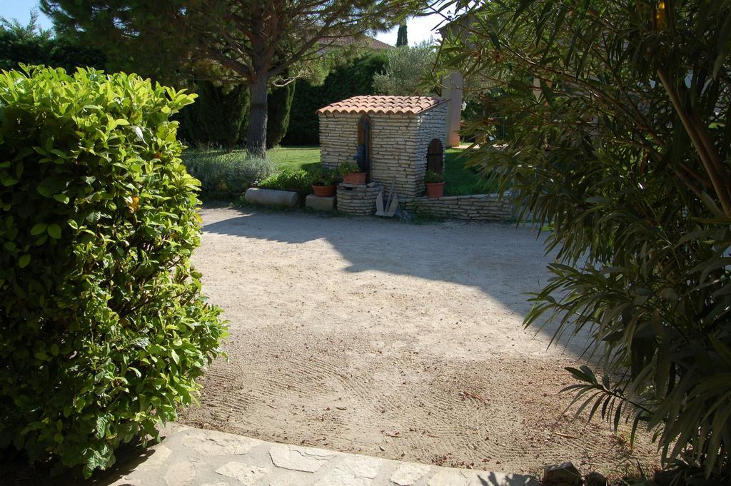 Le Gite De Lolivier En Provence Aramon Esterno foto